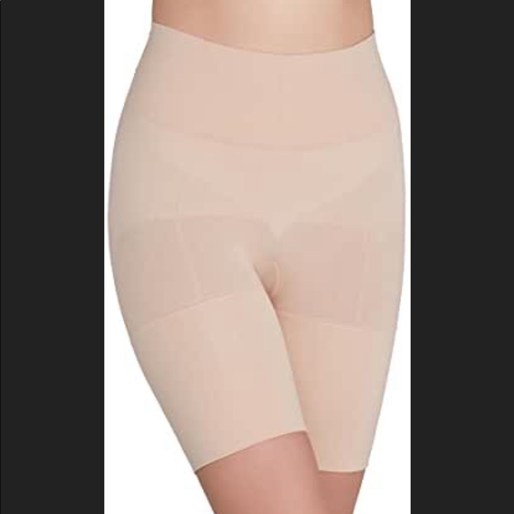 Regular Waist! Shaping Shorts in Nude by Assets by Spanx (Sz 5 = XL, XXL, 1X?)